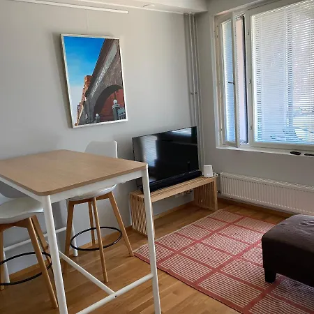 Rauhallinen Asunto, Sauna Ja Iso Parveke - Raitiovaunureitin Varrella