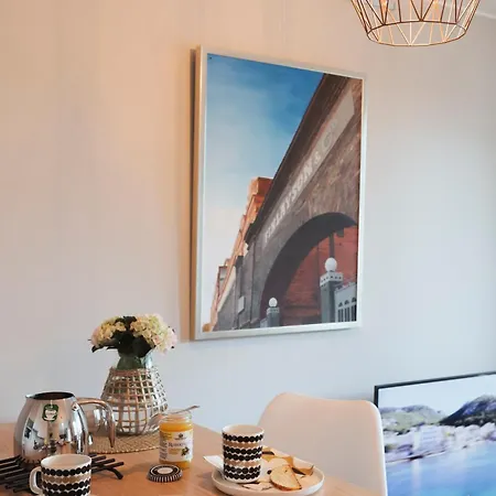 Rauhallinen Asunto, Sauna Ja Iso Parveke - Raitiovaunureitin Varrella Apartment